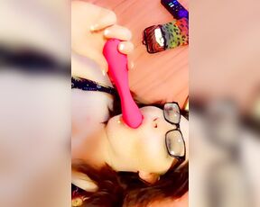 Watch me suck this vibrator
