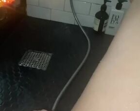 أريد المال فقط! عارضة أزياء مرافقة مراهقة فاتنة، ١٨ عامًا. قذفت بالخطأ داخل فتاة سعودية - الرياض